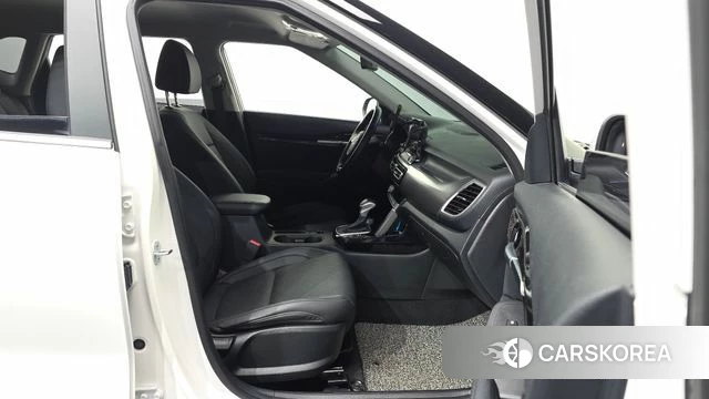 Kia Seltos 2022 Белый из Кореи, фото 2