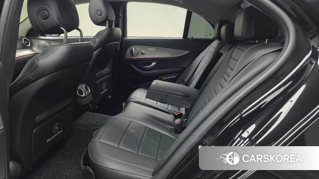 Mercedes-Benz E-Class W213 2018 Черный из Кореи, фото 2