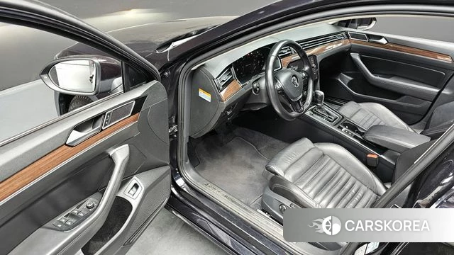 Volkswagen Passat GT (B8) 2018 Черный из Кореи, фото 2