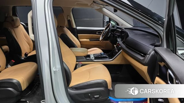 Kia Carnival 4th generation 2020 Серебряный из Кореи, фото 2