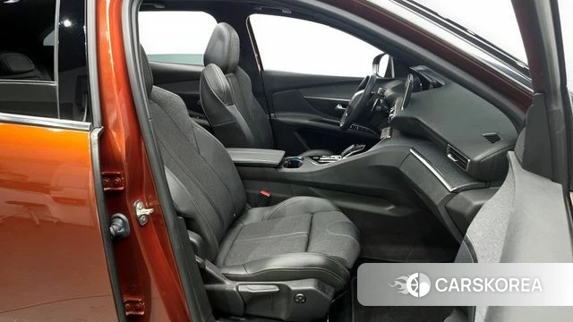 Peugeot 3008 second generation 2021 Коричневый из Кореи, фото 2