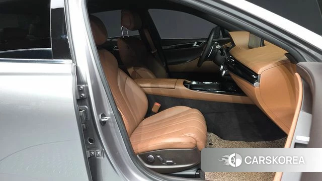 Genesis G80 (RG3) 2022 Серебряный из Кореи, фото 2