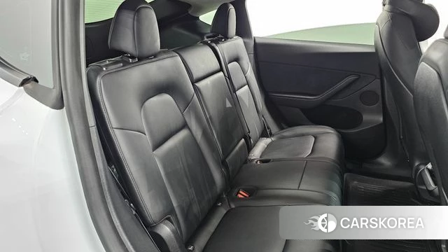 Tesla Model Y 2023 Белый из Кореи, фото 2