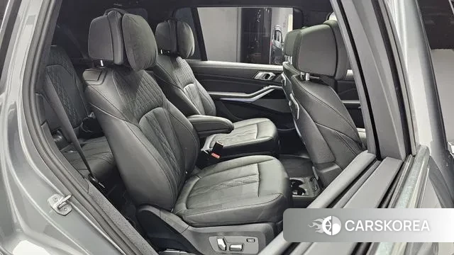 BMW X7 (G07) 2023 Серебряный из Кореи, фото 2