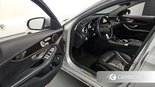 Mercedes-Benz C-Class W205 2018 Серебряный из Кореи, фото 2