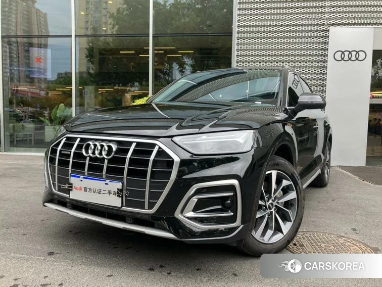 Audi Q5L 2021 Черный из Китая, фото 2