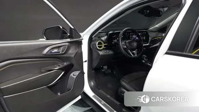 Chevrolet (GM Daewoo) Trax Crossover 2023 Белый из Кореи, фото 2