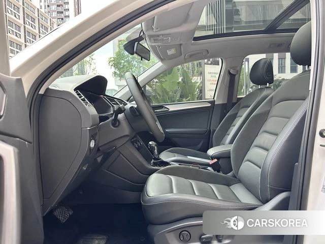 Volkswagen Tiguan L 2021 Белый из Китая, фото 2