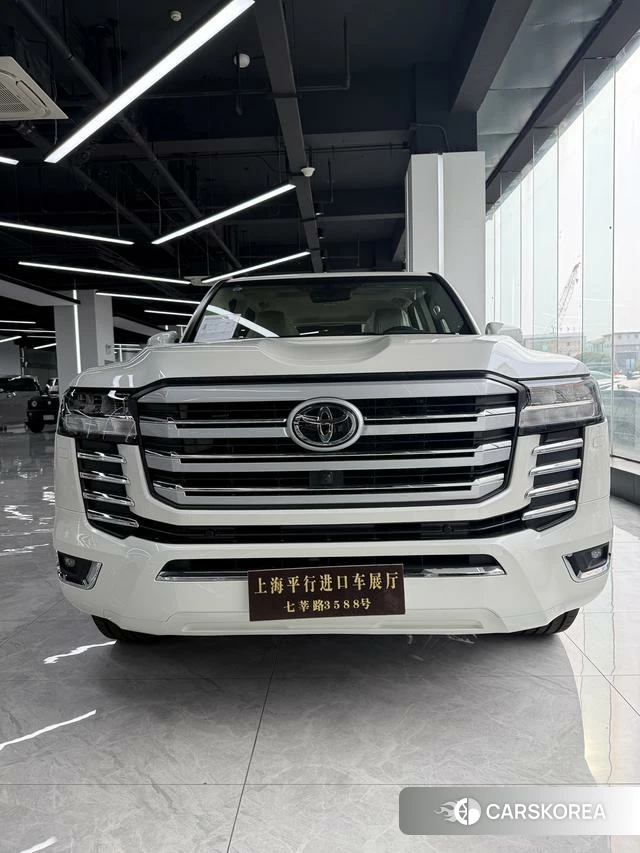 Toyota Land Cruiser (imported) 2025 Белый из Китая, фото 2