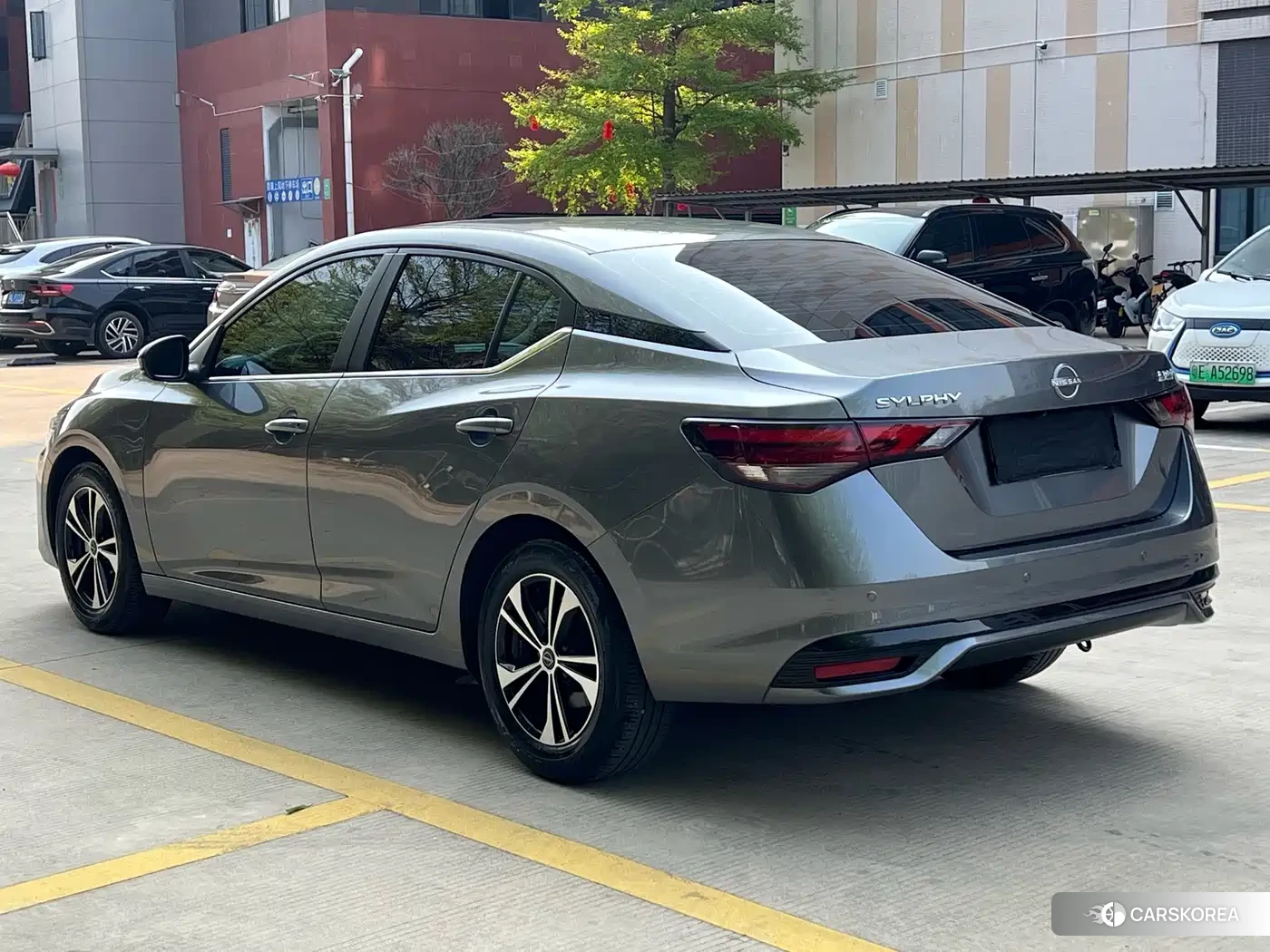 Nissan Sylphy 2024 Silver/gray из Китая, фото 2