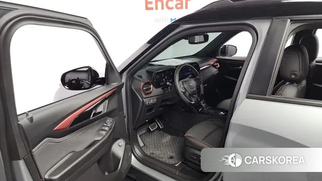 Chevrolet (GM Daewoo) The New Trail Blazer 2025 Серебристо-серый из Кореи, фото 2