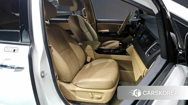 Kia The New Carnival 2018 Белый из Кореи, фото 2
