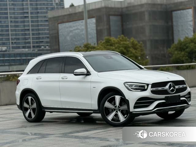 Mercedes-Benz GLC 2022 Белый из Китая, фото 2