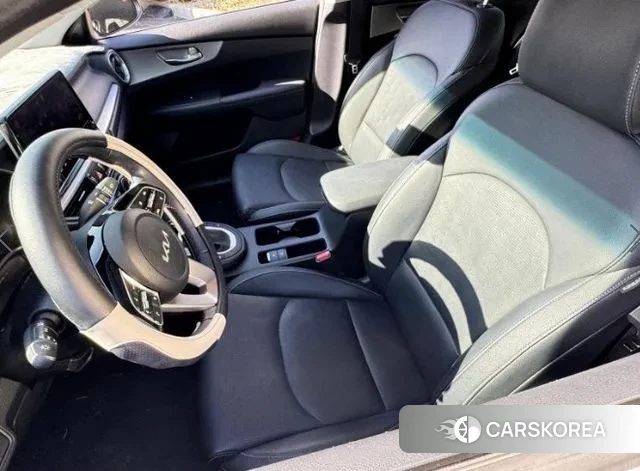 Kia The New K3 2nd generation 2021 Белый из Кореи, фото 2