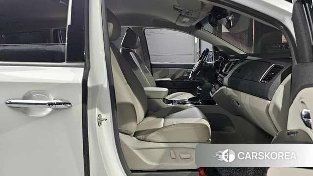 Kia The New Carnival 2018 Белый из Кореи, фото 2