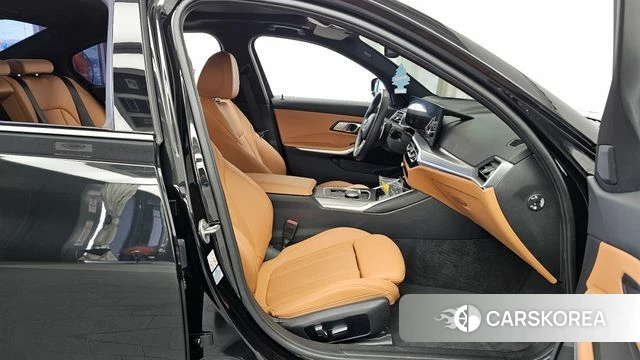 BMW 3 Series (G20) 2023 Черный из Кореи, фото 2