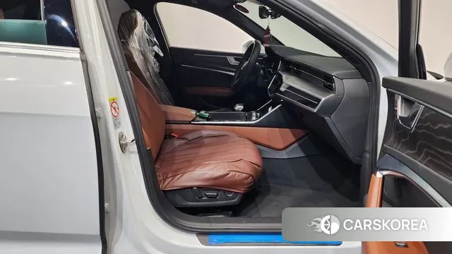 Audi A6 (C8) 2021 Белый из Кореи, фото 2