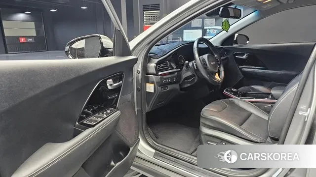 Kia Niro EV 2021 Серебряный из Кореи, фото 2