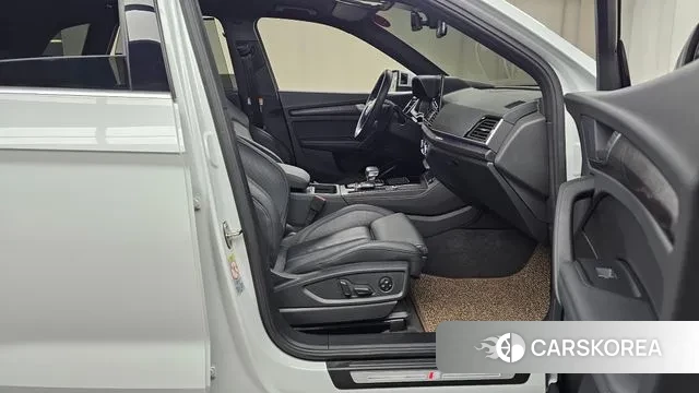 Audi Q5 (FY) 2023 Белый из Кореи, фото 2