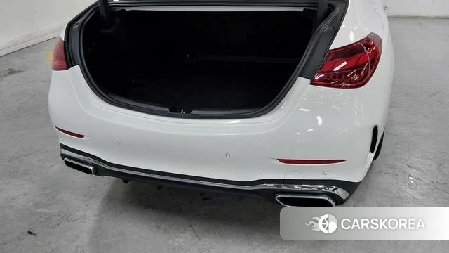 Mercedes-Benz C-Class W206 2022 Белый из Кореи, фото 2
