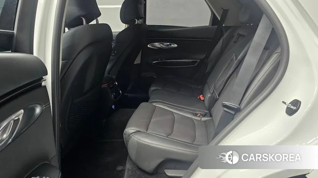 Genesis GV70 2023 Белый из Кореи, фото 2