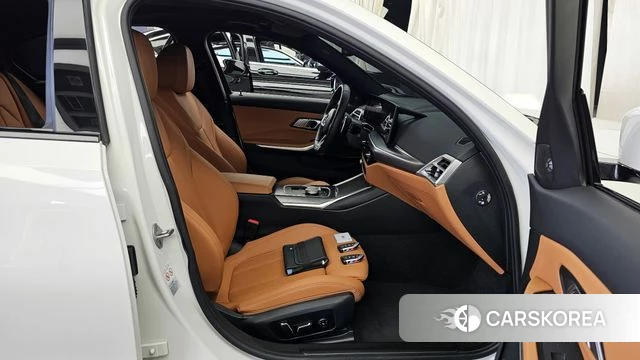 BMW 3 Series (G20) 2025 Белый из Кореи, фото 2