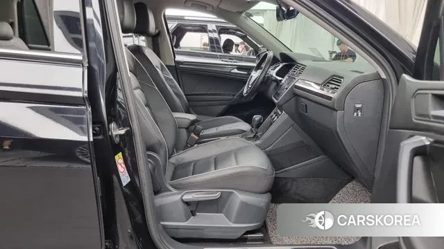 Volkswagen Tiguan Allspace 2020 Черный из Кореи, фото 2