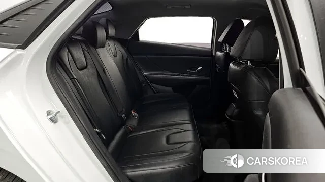 Hyundai Avante Hybrid (CN7) 2022 Белый из Кореи, фото 2