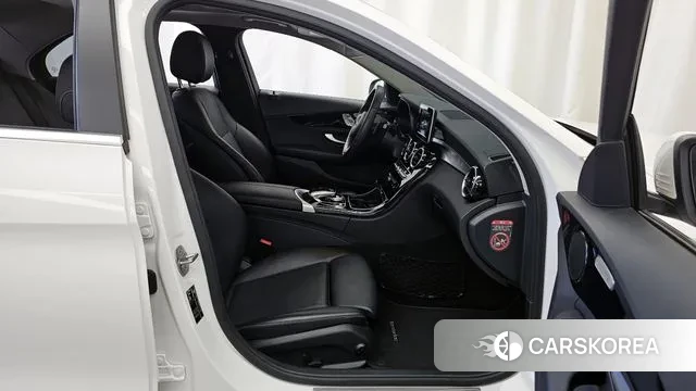 Mercedes-Benz C-Class W205 2018 Белый из Кореи, фото 2