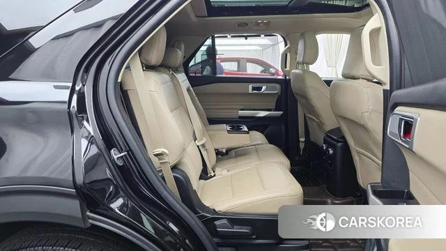 Ford Explorer 6th Generation 2022 Черный из Кореи, фото 2