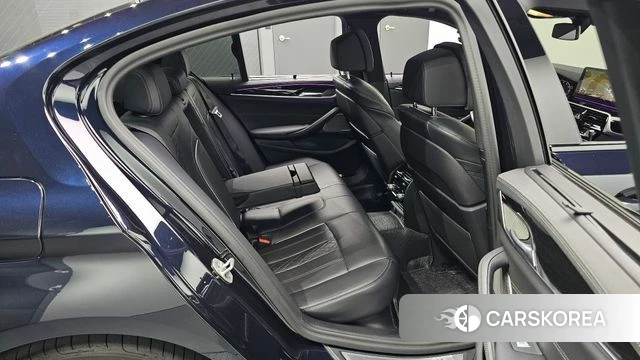 BMW 5 Series (G30) 2023 Черный из Кореи, фото 2
