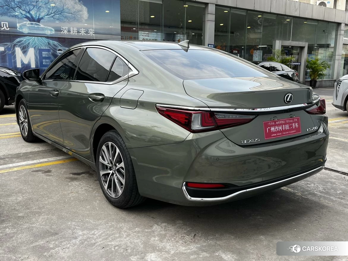 Lexus ES 2022 Зеленый из Китая, фото 2