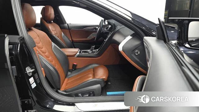 BMW 8 Series (G15) 2022 Черный из Кореи, фото 2