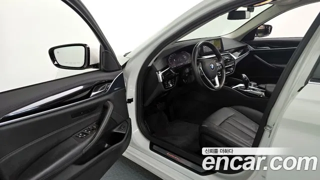 BMW 5 Series (G30) 2020 Белый из Кореи, фото 2