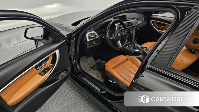 BMW 3 Series (F30) 2018 Черный из Кореи, фото 2