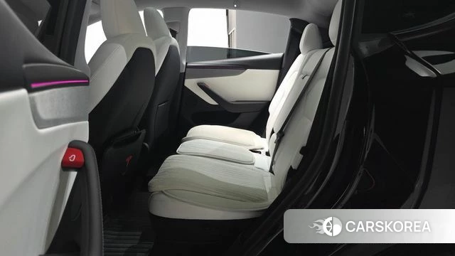 Tesla Model Y 2025 Черный из Кореи, фото 2