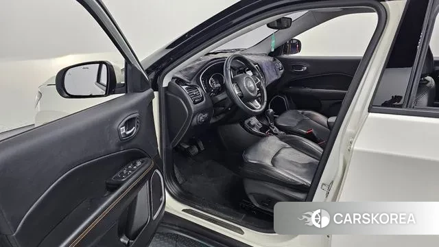 Jeep Compass 2nd Generation 2018 Белый из Кореи, фото 2