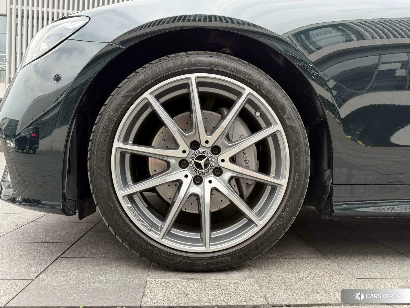 Mercedes-Benz E-class (imported) 2023 Зеленый из Китая, фото 2