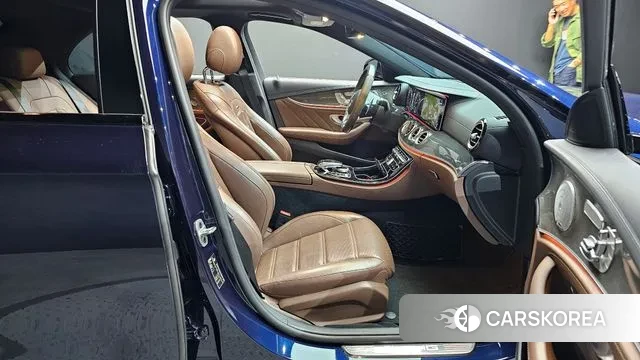 Mercedes-Benz E-Class W213 2020 Синий из Кореи, фото 2