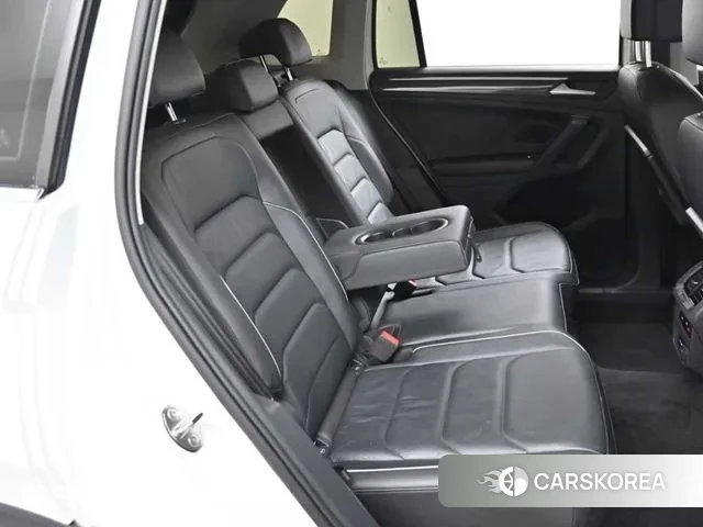 Volkswagen Tiguan second Generation 2019 Белый из Кореи, фото 2