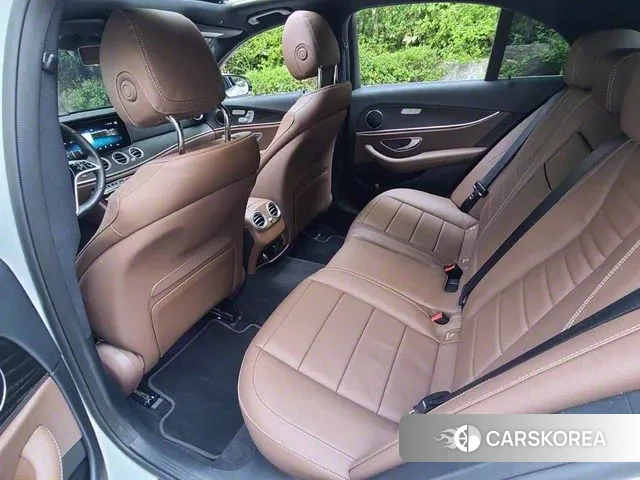 Mercedes-Benz E-Class W213 2021 Белый из Кореи, фото 2