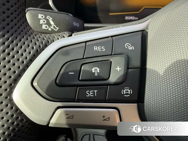 Volkswagen Passat 2022 Черный из Китая, фото 2