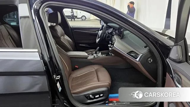 BMW 5 Series (G30) 2020 Черный из Кореи, фото 2