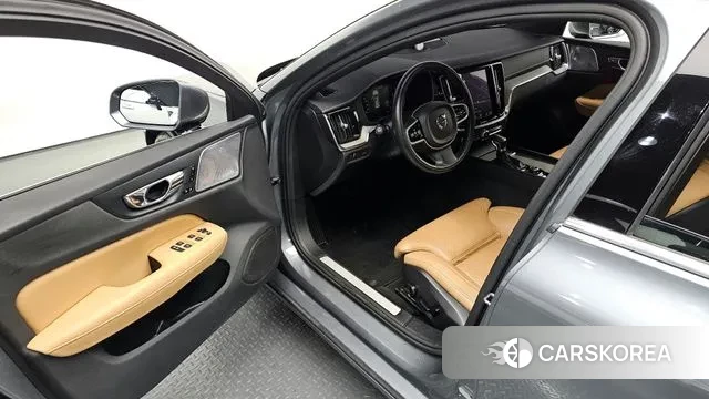 Volvo S60 3rd generation 2020 Серый из Кореи, фото 2