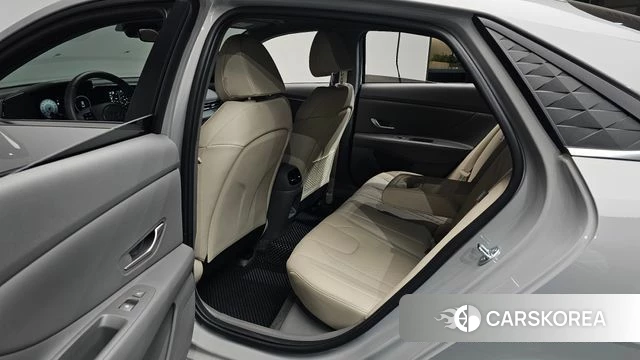 Hyundai The New Avante (CN7) 2025 Серебристо-серый из Кореи, фото 2