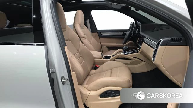 Porsche Cayenne (PO536) 2023 Серебристо-серый из Кореи, фото 2