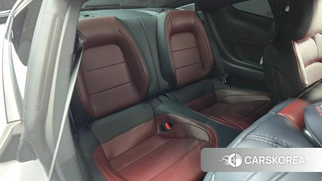 Ford Mustang 7th Generation 2025 Белый из Кореи, фото 2