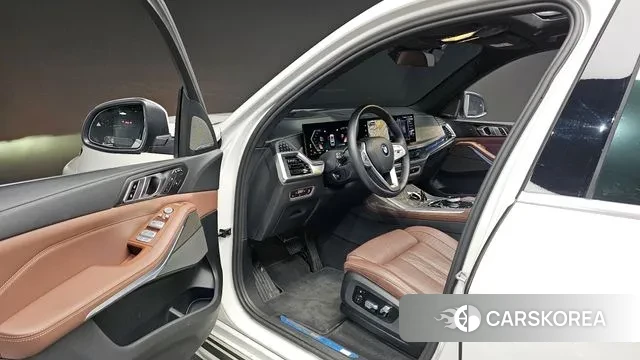 BMW X7 (G07) 2022 Белый из Кореи, фото 2