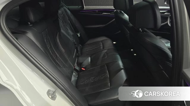 BMW 5 Series (G30) 2022 Белый из Кореи, фото 2