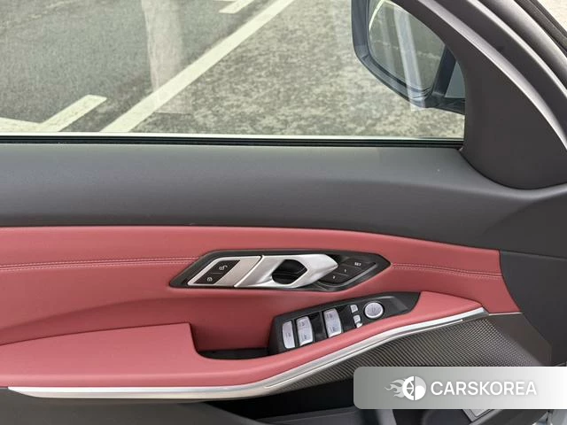 BMW 3 series 2025 Серебристо-серый из Китая, фото 2